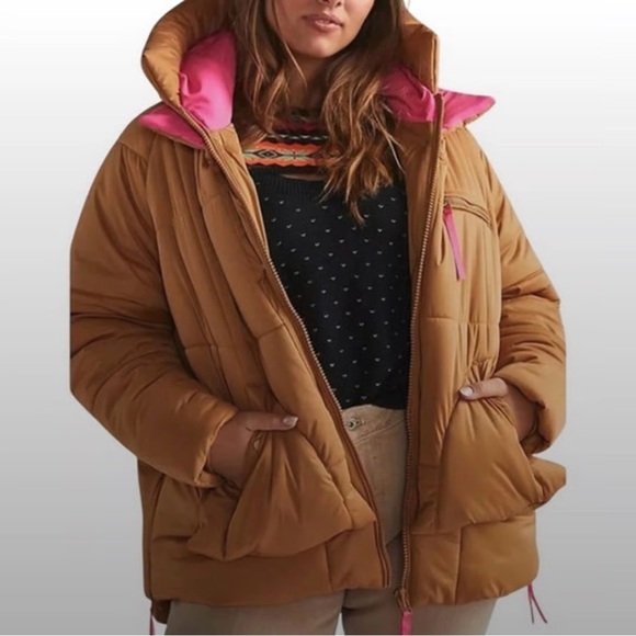 Avec Les Filles Jackets & Blazers - Anthropologie Avec Les Filles Women's Tan and Pink colorblock puffer Jacket -XS